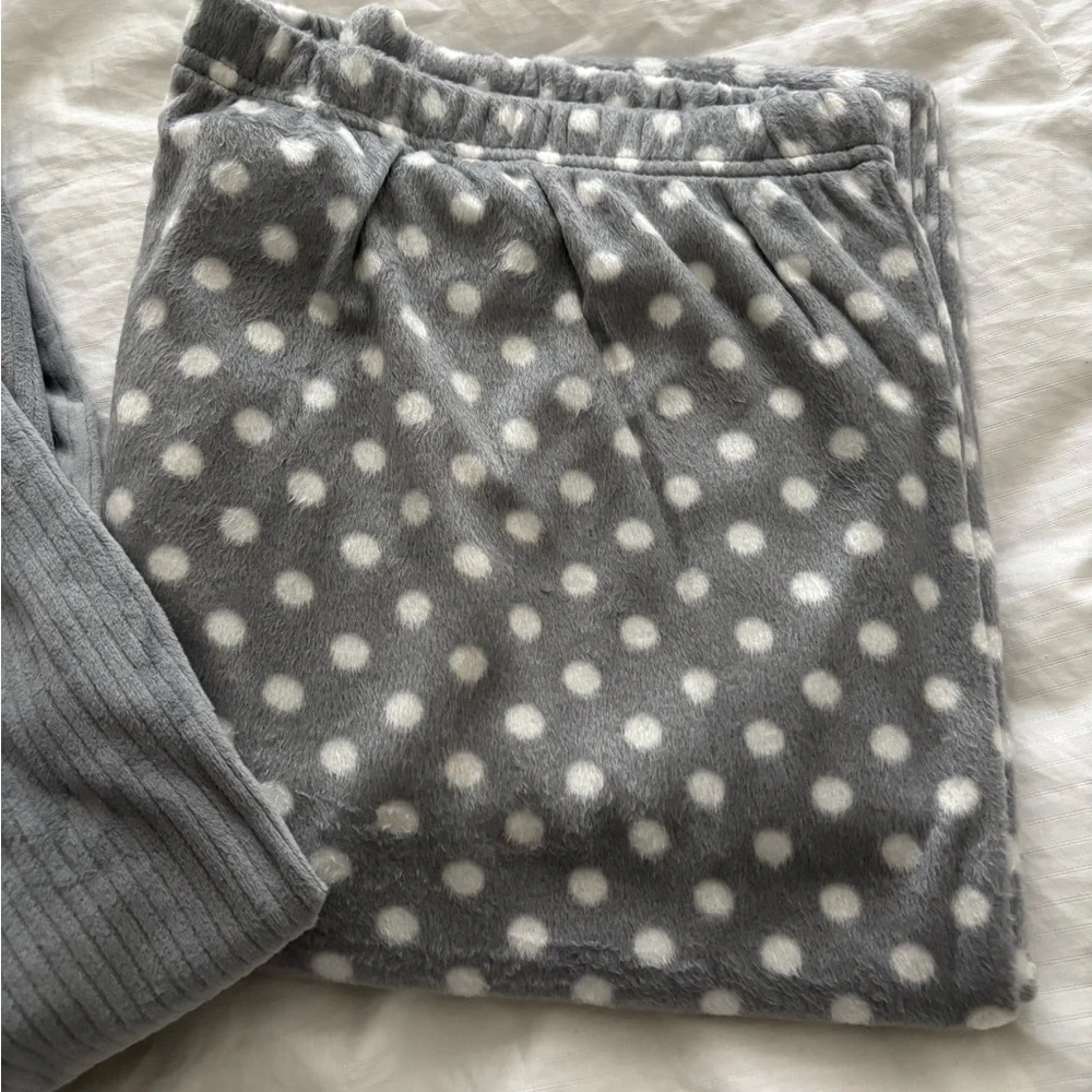 Croft & Barrow Gray Polka Dot Pajama Set - Picture 3 of 5